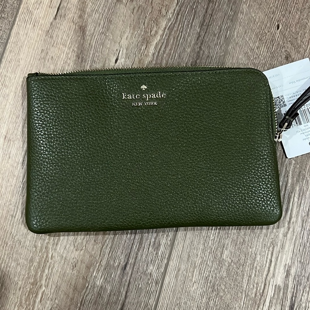 Kate Spade L zip wristlet BNWT Olive